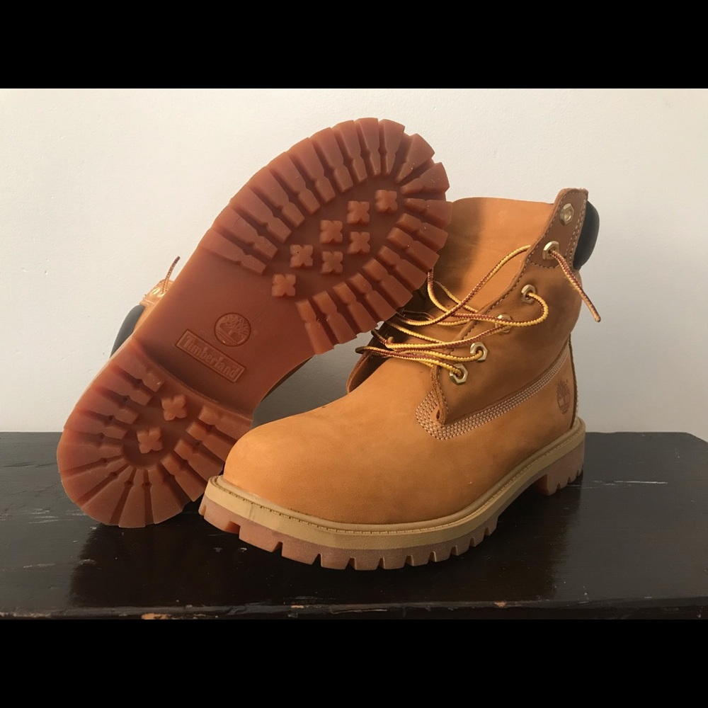 LIKE NEW TIMBERLAND BOOTS size 7M tan